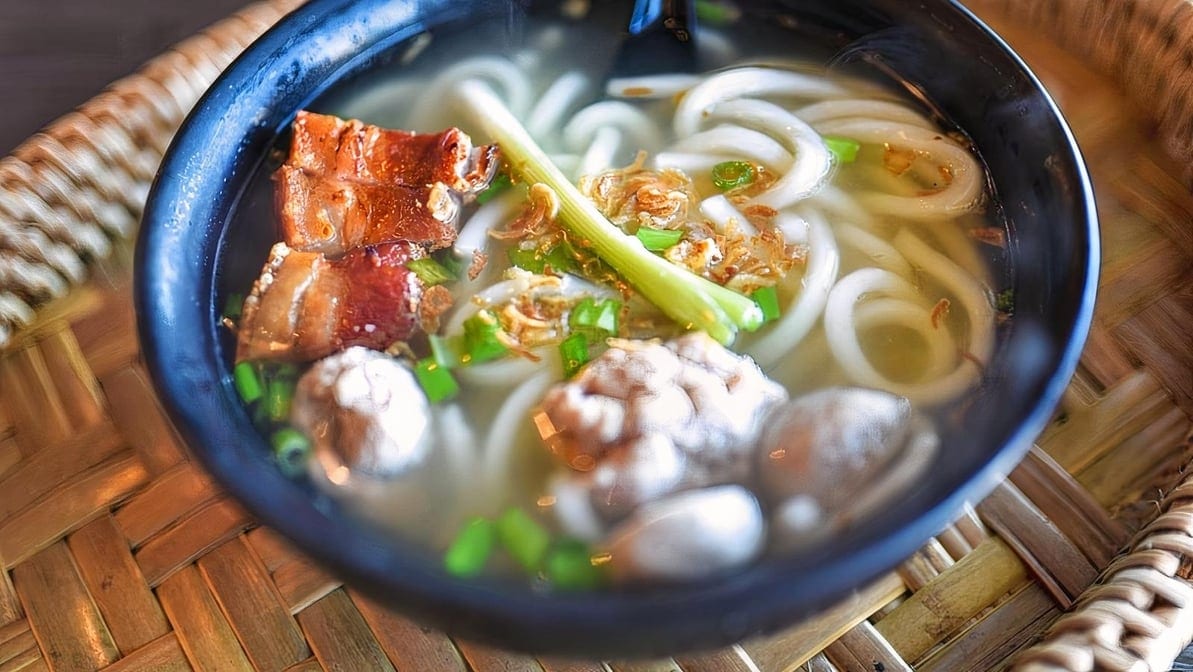 Khao Piak ເຂົ້າປຽກໄກ່.