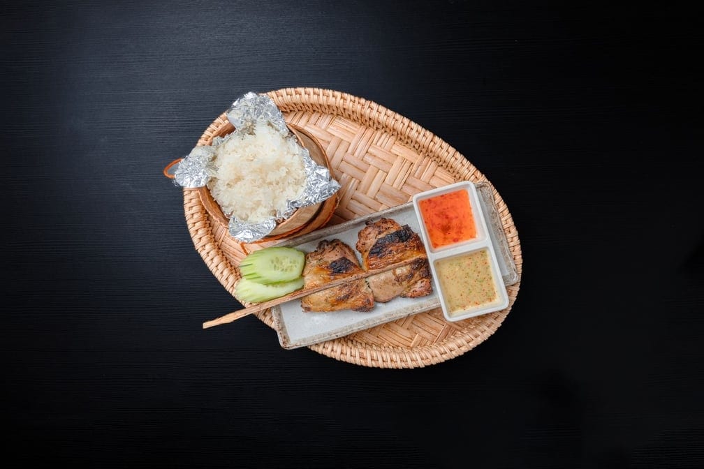 Com 3 - Chicken Thigh Skewer Combo ປີ້ງໄກ່.