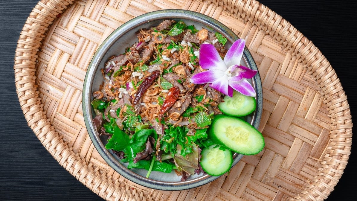Larb Rib-Eye ລາບຊີ້ນປີ້ງ.