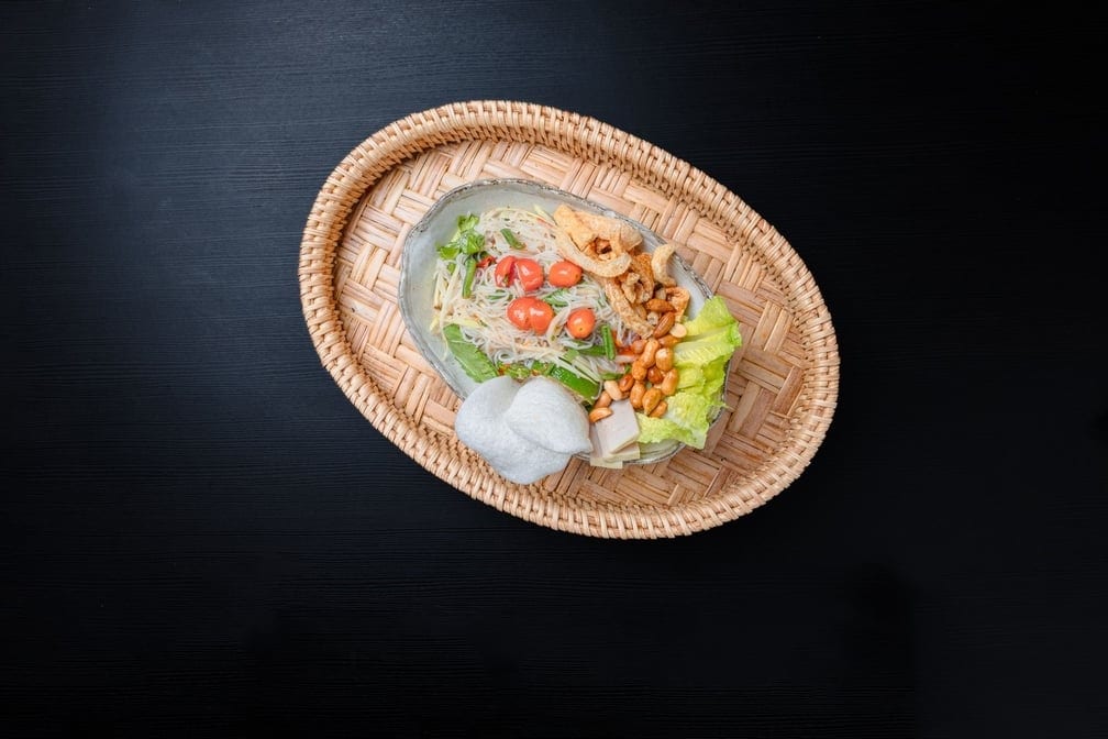 Tum Khao Bun (Vermicili Noodle Salad) ຕໍ່າເຂົ້າປຸນ.