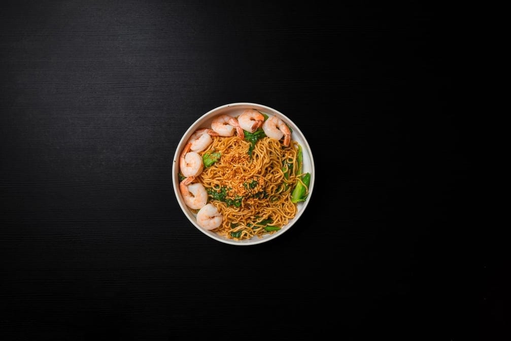 Stir Fried Egg Noodles ຂົ້ວມີເຫຼື່ອງ.