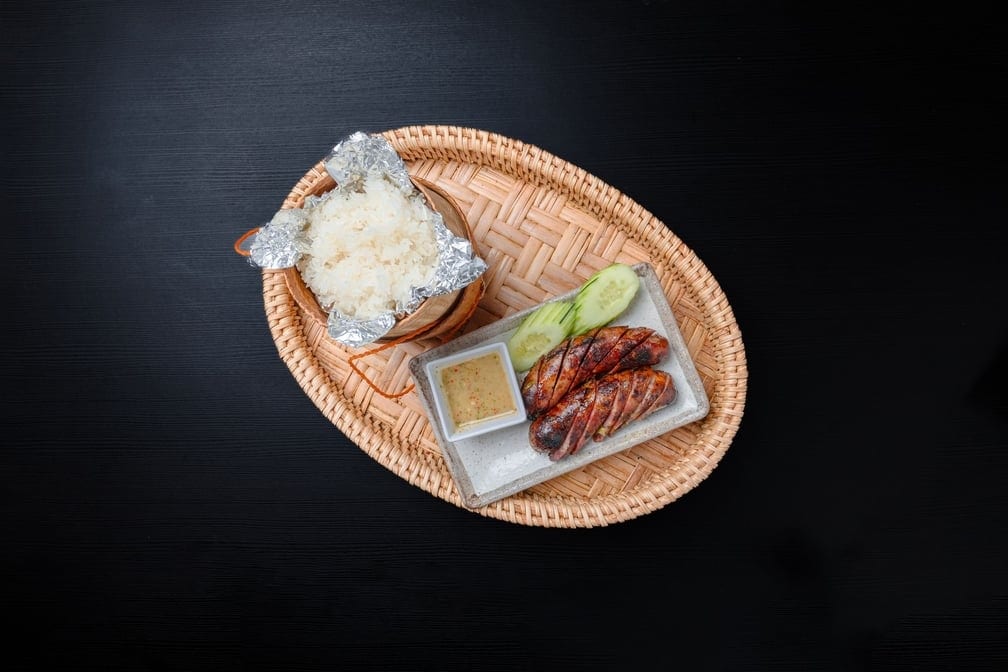 Com 1 - Lao Pork Sausage Combo  ປີ້ງໄສ້ກອກ.